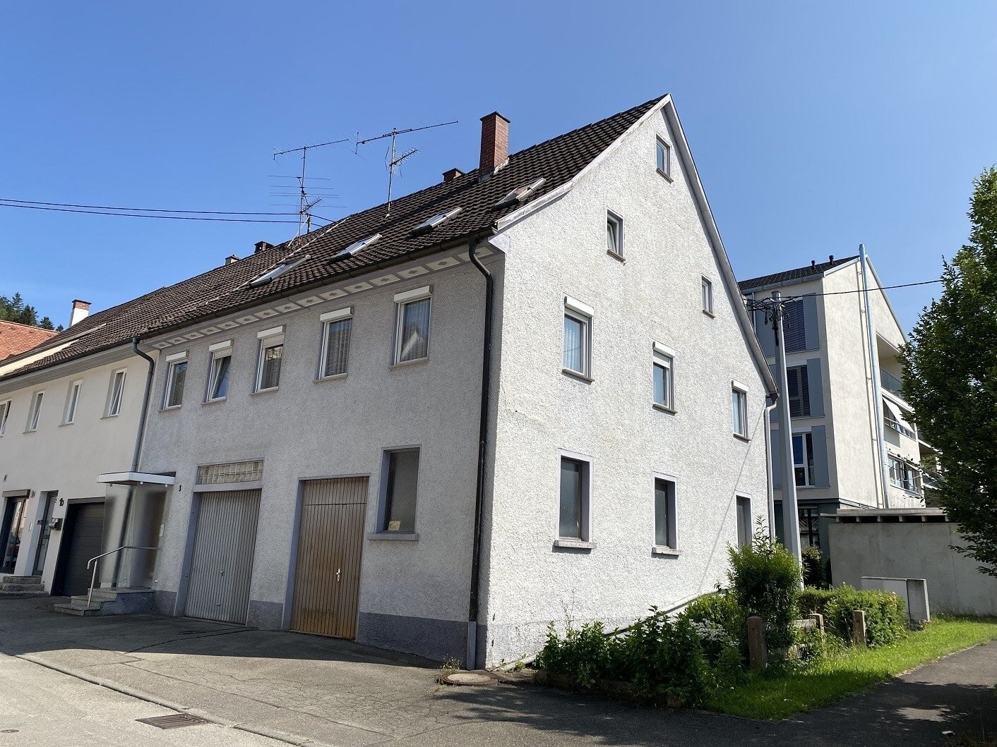 Doppelhaushälfte zum Kauf 215.000 € 6 Zimmer 184,2 m²<br/>Wohnfläche 325 m²<br/>Grundstück Möhringen Tuttlingen 78532