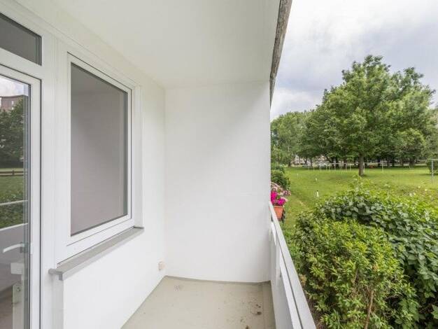 Wohnung zur Miete 314 € 2 Zimmer 46,1 m² EG Carl-von-Ossietzky-Straße 215 Gablenz Gablenz 09127