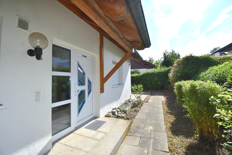 Immobilie in Gaienhofen - Bezugsfreie Doppelhaushälfte mit fantastischem Seeblick in ruhiger Lage - Bild 4