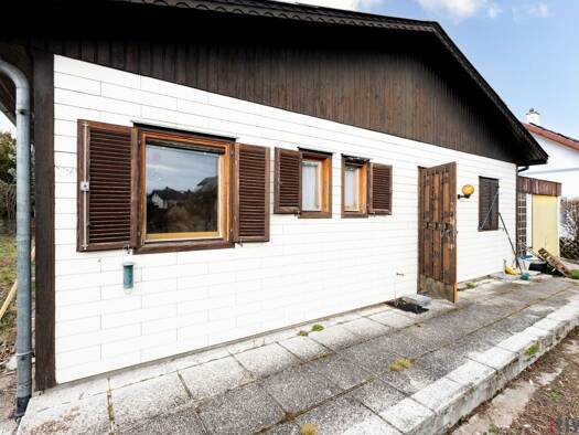 Bungalow zum Kauf 219.000 € 3 Zimmer 100,1 m² 522 m² Grundstück Matzendorf-Hölles 2751