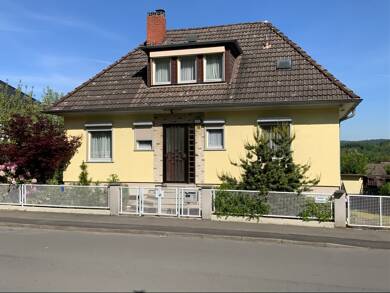Haus zum Kauf 168.000 € 7 Zimmer 132 m² 655 m² Grundstück Bad Hersfeld 36251