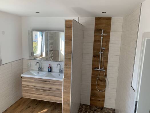 Wohnung zur Miete 1.050 € 5 Zimmer 130 m² Geschoss 2/3 frei ab 01.05.2026 Schwarzenfeld 92521