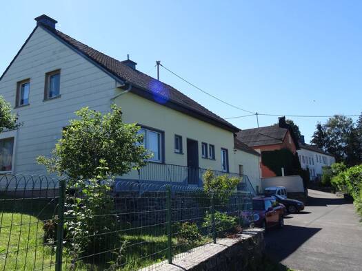 Einfamilienhaus zum Kauf provisionsfrei 255.000 € 6 Zimmer 140 m² 2.192 m² Grundstück Rodershausen 54673