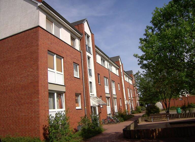 Wohnung zur Miete nur mit Wohnberechtigungsschein 452 € 2 Zimmer 58 m²<br/>Wohnfläche Dachgeschoss, EG<br/>Geschoss ab sofort<br/>Verfügbarkeit Marggrafstr. 6 Sehnde Sehnde 31319