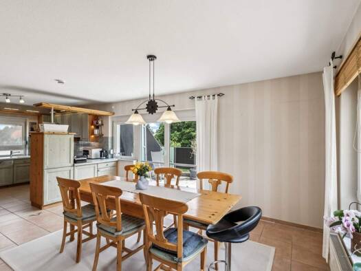 Einfamilienhaus zum Kauf 798.000 € 7 Zimmer 248 m² 1.386 m² Grundstück Dotternhausen 72359