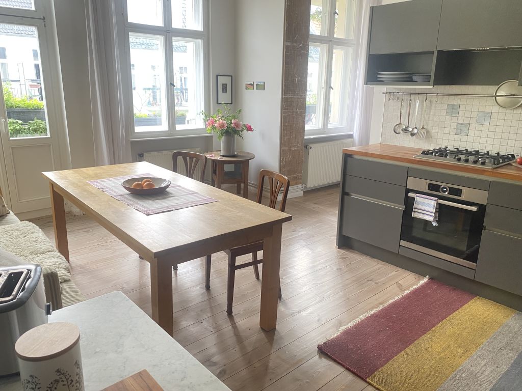 Wohnung zur Miete Wohnen auf Zeit 2.850 € 2 Zimmer 106 m²<br/>Wohnfläche 01.10.2024<br/>Verfügbarkeit Liselotte-Herrmann-Straße Prenzlauer Berg Berlin 10407