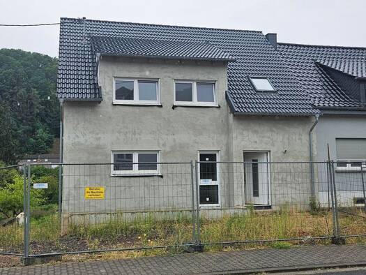 Mehrfamilienhaus zum Kauf 575.000 € 8 Zimmer 267 m² 1.294 m² Grundstück frei ab sofort Waldstraße 77 Beckingen Beckingen 66701