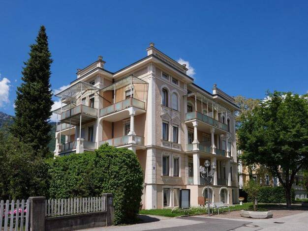 Villa zum Kauf 1.850.000 € 1.018 m² 1.230 m² Grundstück Mackstraße 7 Bad Reichenhall Bad Reichenhall 83435