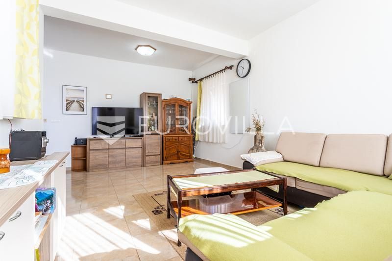 Wohnung zur Miete 1.500 € 4 Zimmer 135 m²<br/>Wohnfläche 1.<br/>Geschoss Trogir center 21220