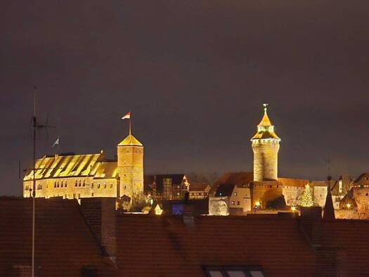 Studio zur Miete 450 € 1 Zimmer 25,4 m² 5. Geschoss Lorenzer Str. 15 Lorenz Nürnberg 90402