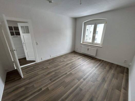 Wohnung zur Miete 288 € 2 Zimmer 42,3 m² 1. Geschoss Eggersdorfer Str. 18 Fermersleben Magdeburg 39122