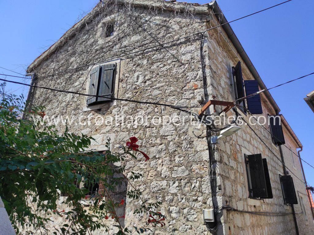 Haus zum Kauf 350.000 € 3 Zimmer 152 m²<br/>Wohnfläche Hvar