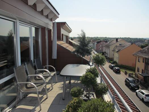 Penthouse zur Miete 1.300 € 3,5 Zimmer 96 m² Geschoss 2/3 frei ab 01.03.2026 In der Liß 20 Königsbach Königsbach-Stein 75203