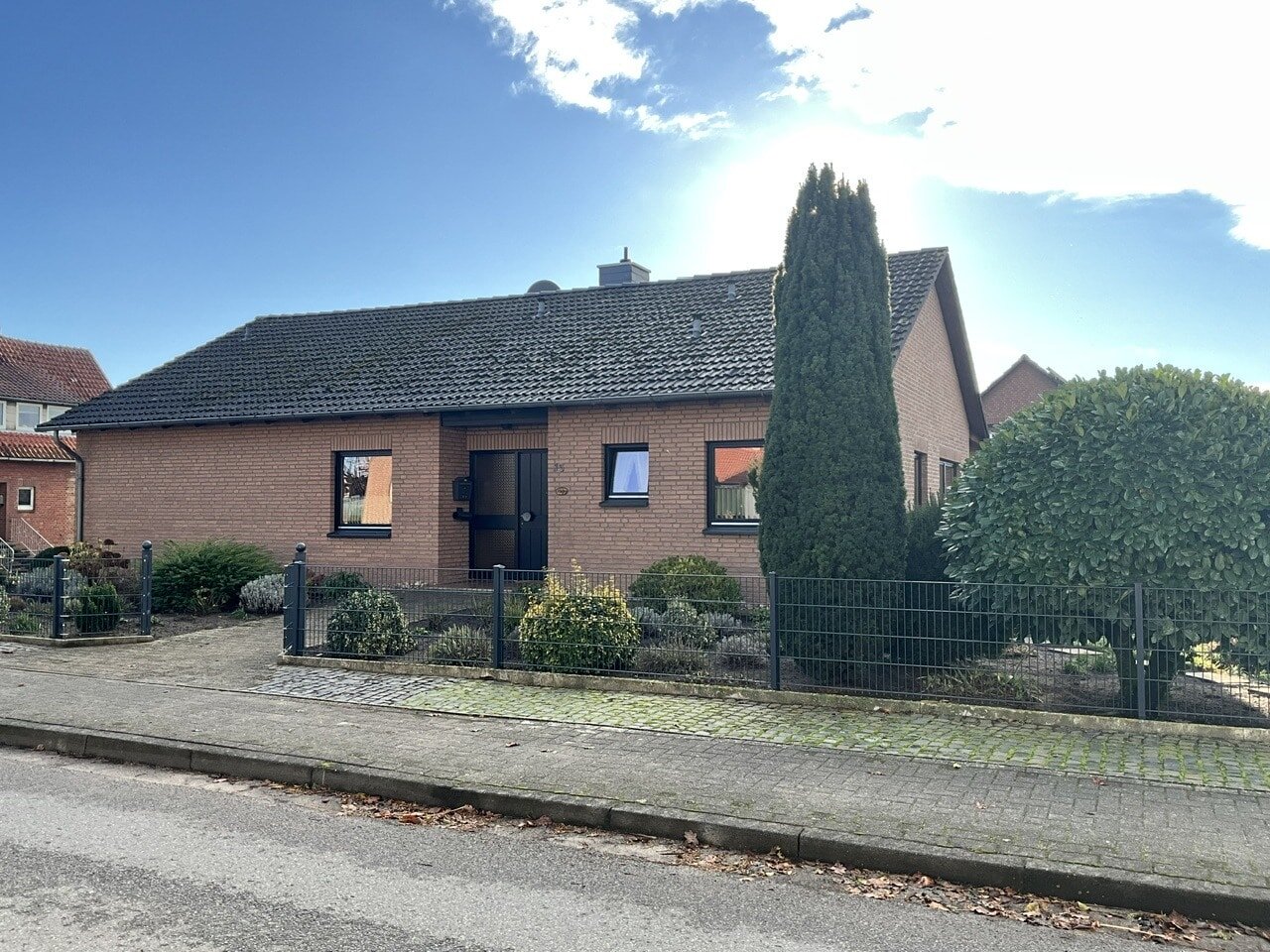 Einfamilienhaus zum Kauf 355.000 € 5 Zimmer 143 m²<br/>Wohnfläche 844 m²<br/>Grundstück Rehburg Rehburg-Loccum 31547