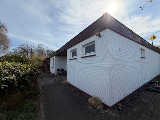 Doppelhaushälfte zum Kauf 185.000 € 3 Zimmer 110 m² 348 m² Grundstück Mecklenburger Straße 51 Altenwalde Cuxhaven 27478