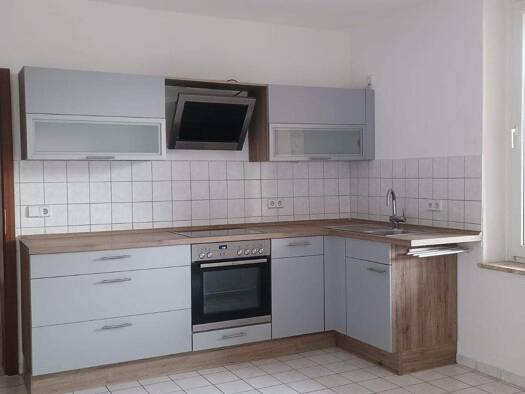 Wohnung zur Miete 400 € 3 Zimmer 86 m² Geschoss 2/3 frei ab sofort Oststraße 6 Reichenbach 08468