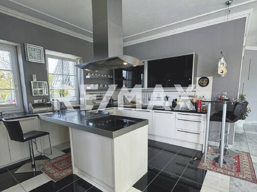 Einfamilienhaus zum Kauf 8 Zimmer 320 m² 2.227 m² Grundstück Lüder 29394