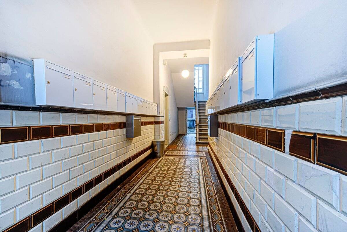 2 Zimmer mit *Balkon*: Gründerzeit-Wohnung im beliebten Friedrichshain - nahe Volkspark! – Eckertstraße 17, 10249 Berlin – Vorschaubild 4