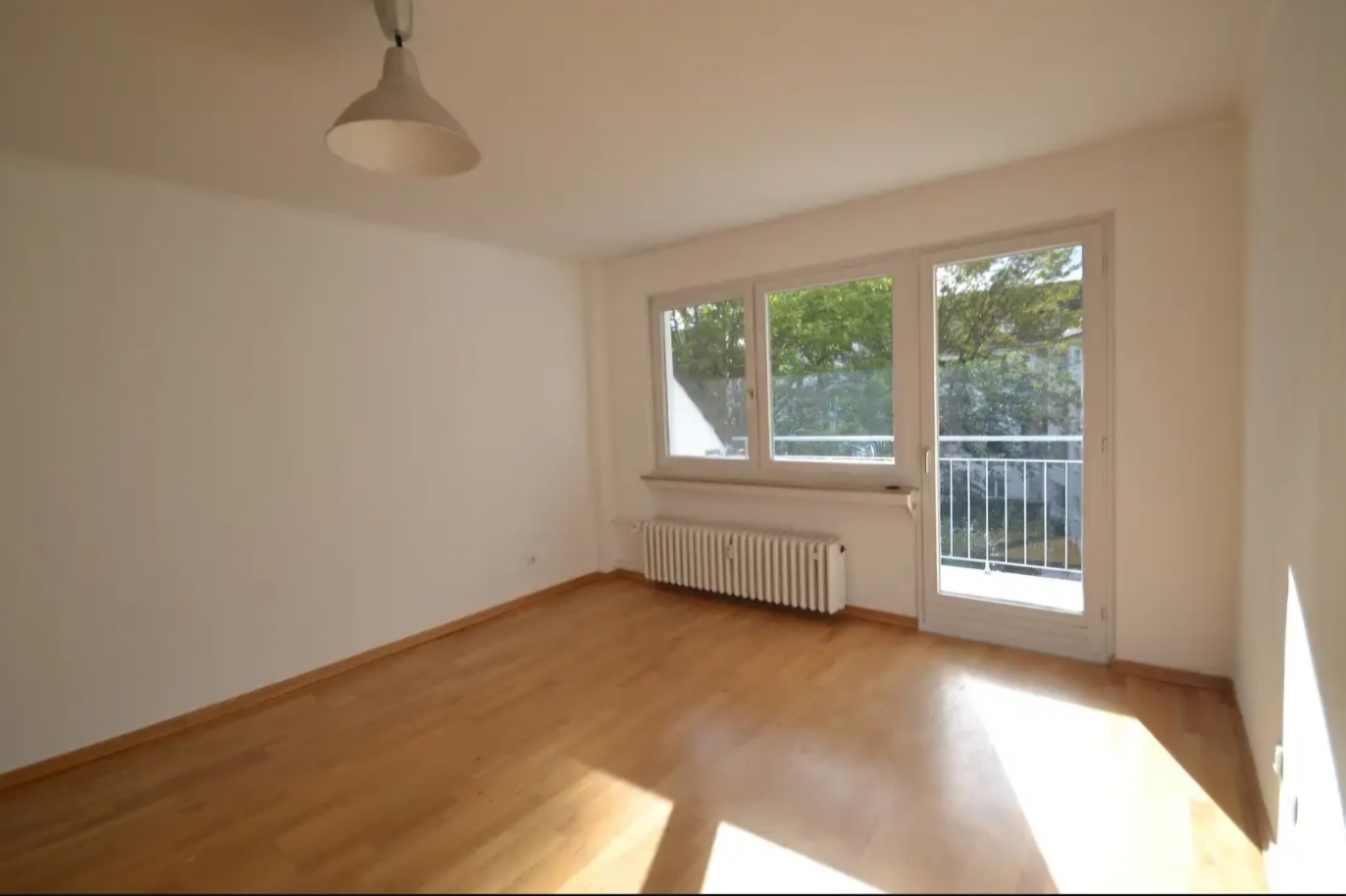 Wohnung zur Miete 1.400 € 4 Zimmer 82 m²<br/>Wohnfläche 3.<br/>Geschoss ab sofort<br/>Verfügbarkeit Zentrum-Rheinviertel Bonn 53111