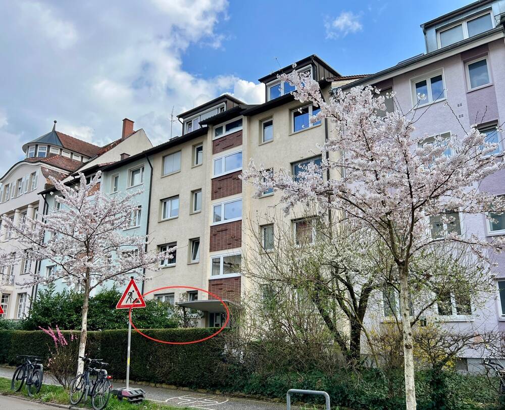 Zwei-Zimmer-Wohnung mit separater Küche und Tageslichtbad in sehr guter Lage in der Wiehre