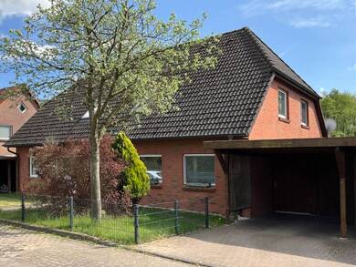 Doppelhaushälfte zum Kauf 185.000 € 4 Zimmer 112 m² 294 m² Grundstück Lübesse Lübesse 19077