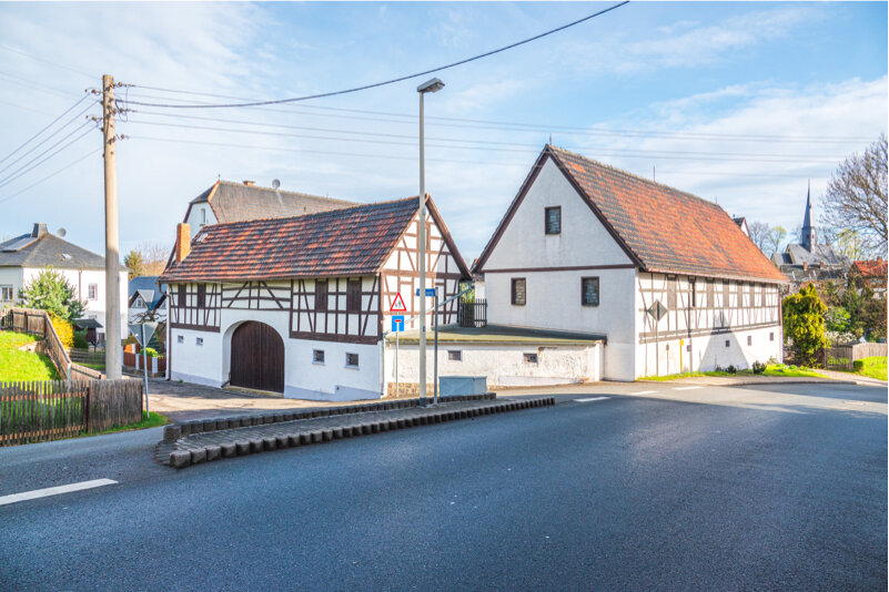 Einfamilienhaus zum Kauf 440.000 € 13 Zimmer 393 m²<br/>Wohnfläche 7.083 m²<br/>Grundstück Hofauweg 1 Wernsdorf Glauchau 08371