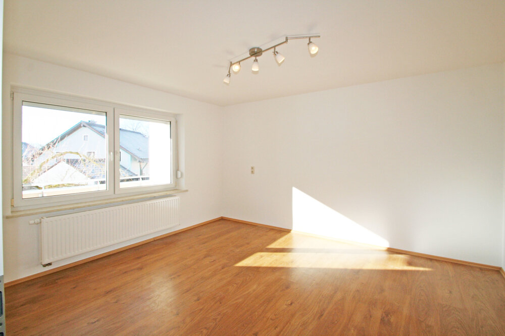 Wohnung zur Miete 550 € 2 Zimmer 53,3 m²<br/>Wohnfläche 1.<br/>Geschoss 01.03.2025<br/>Verfügbarkeit Neugablonz Kaufbeuren / Kaufbeuren-Neugablonz 87600