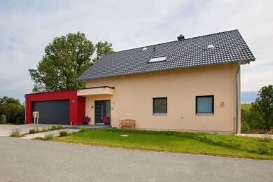 Mehrfamilienhaus zur Miete 1.780 € 7 Zimmer 176 m² 1.000 m² Grundstück frei ab 01.09.2025 Deining Deining 92364