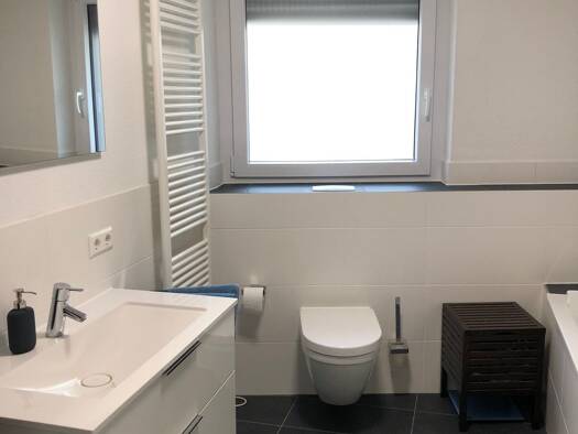 Wohnung zur Miete 900 € 2,5 Zimmer 85 m² Geschoss 2/4 frei ab sofort Winnenden 71364