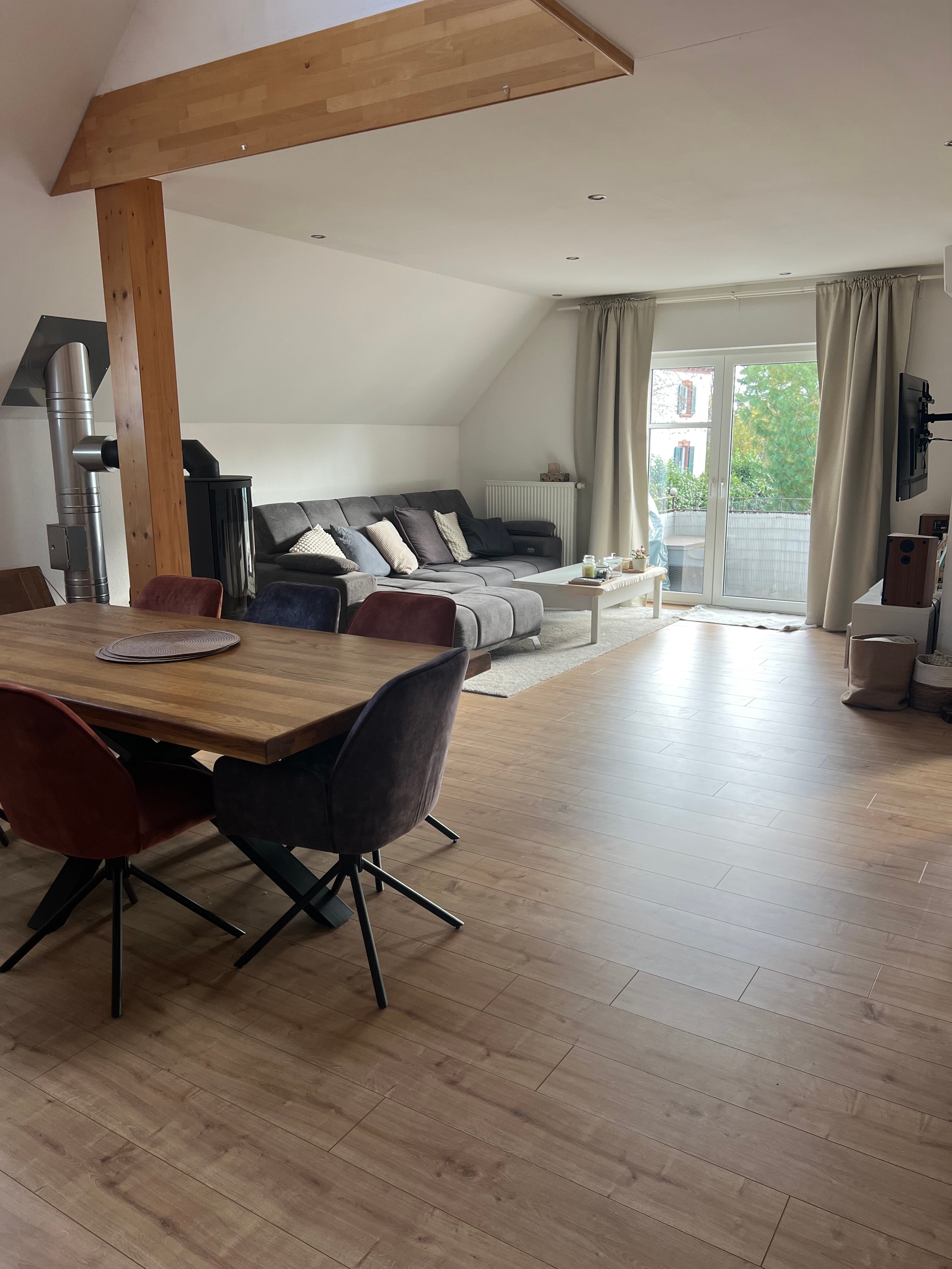 Wohnung zum Kauf provisionsfrei 374.000 € 5 Zimmer 126 m²<br/>Wohnfläche 1.<br/>Geschoss Essingen Essingen 76879