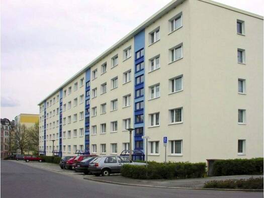 Wohnung zur Miete 221 € 2 Zimmer 42,2 m² 4. Geschoss frei ab 01.02.2026 Stauffenbergstraße 5 Westend Plauen 08523