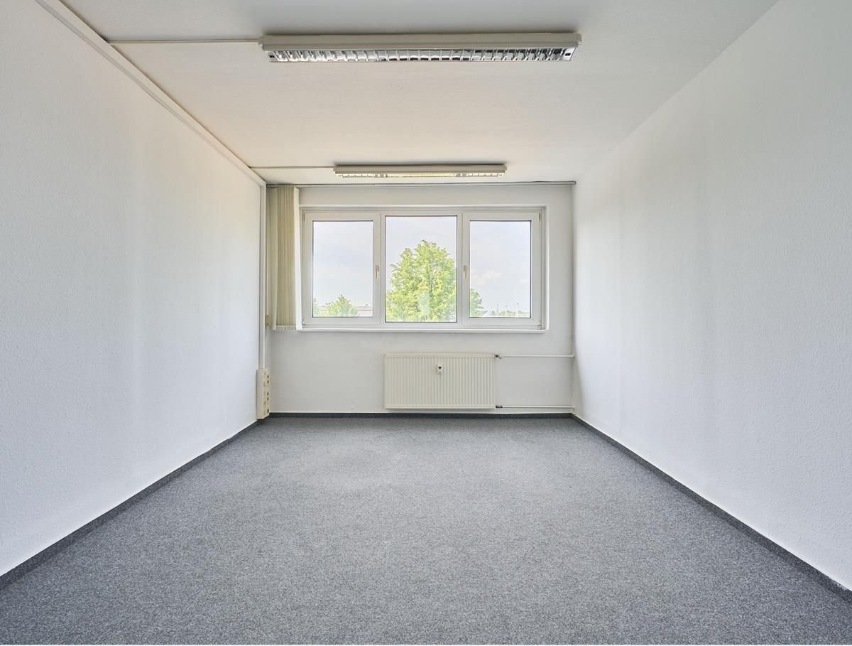 Bürofläche zur Miete 9,99 € 13,8 m²<br/>Bürofläche ab 13,8 m²<br/>Teilbarkeit Am Trippelsberg 92 Holthausen Düsseldorf 40589