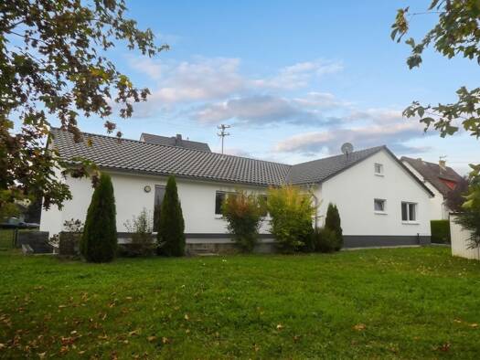Bungalow zum Kauf 590.000 € 7 Zimmer 182 m² 972 m² Grundstück Niederhadamar Hadamar 65589