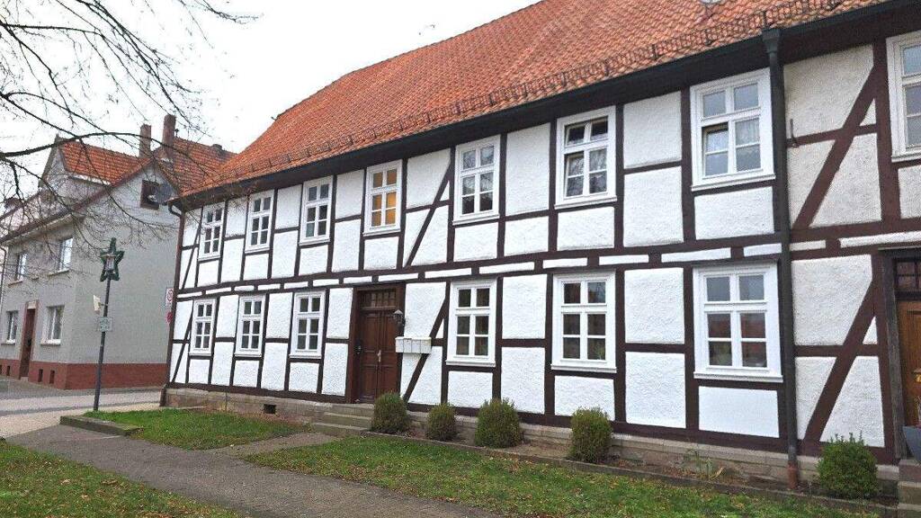 Mehrfamilienhaus zum Kauf 229.000 € 8 Zimmer 270 m² 328 m² Grundstück Borgentreich 34434