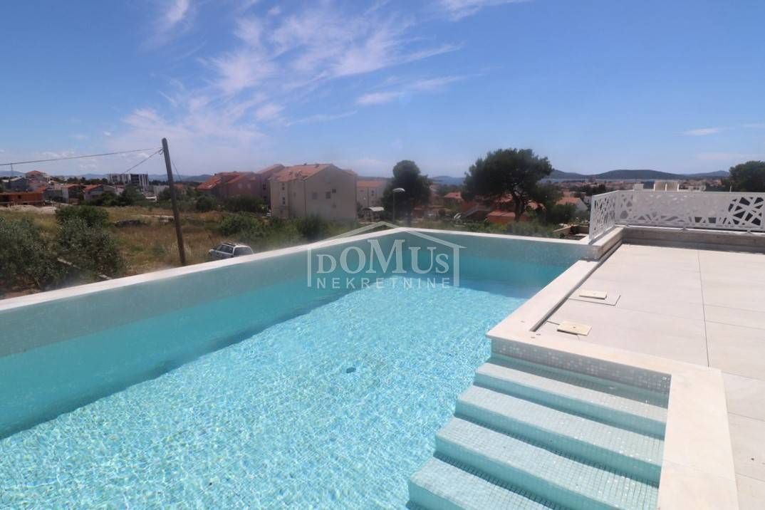 Haus zum Kauf 600.000 € 4 Zimmer 199 m²<br/>Wohnfläche 260 m²<br/>Grundstück Vodice center