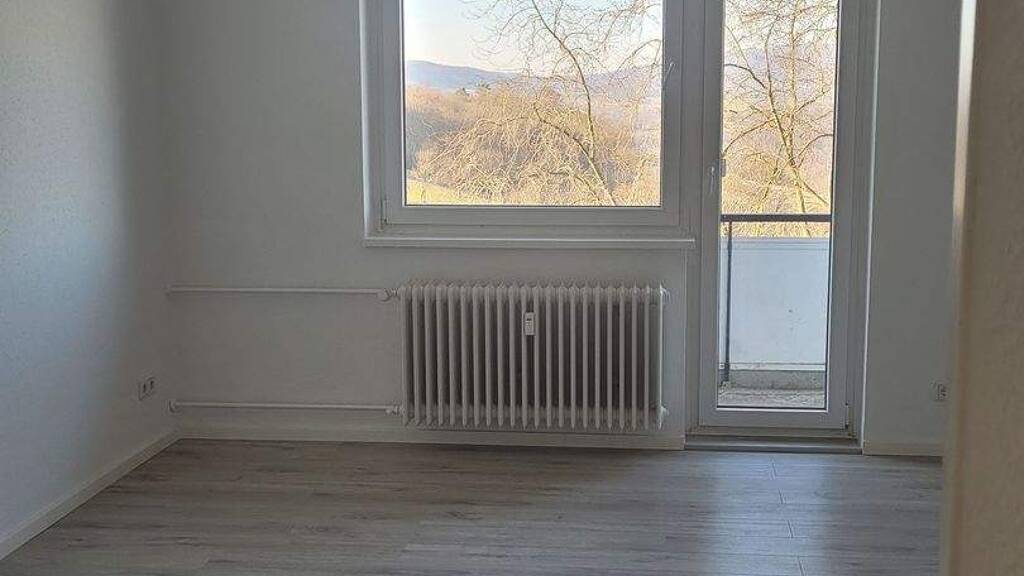 Wohnung zur Miete 500 € 3 Zimmer 66,4 m² 2. Geschoss frei ab 01.03.2026 Eschwege 37269