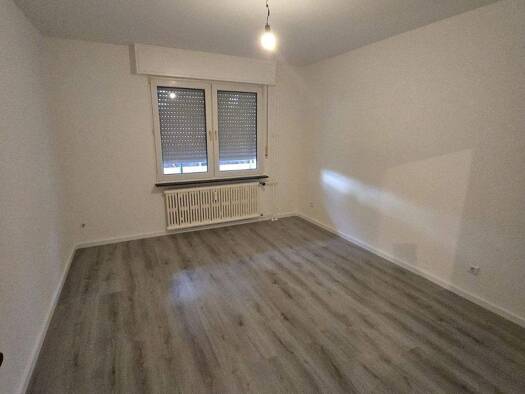 Wohnung zur Miete 390 € 2 Zimmer 56 m² EG frei ab 01.12.2025 Eichenstraße 29 Hochheide Duisburg 47198