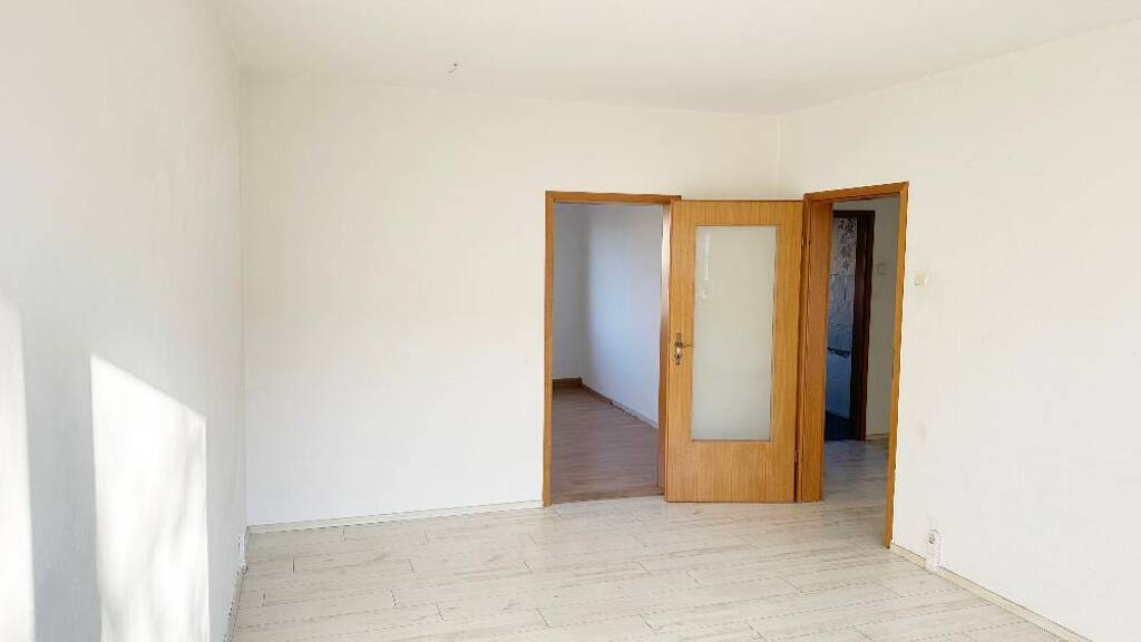 Wohnung zum Kauf 30.000 € 3 Zimmer 57 m² 2. Geschoss Ring der Freundschaft 4b Zeithain 01619