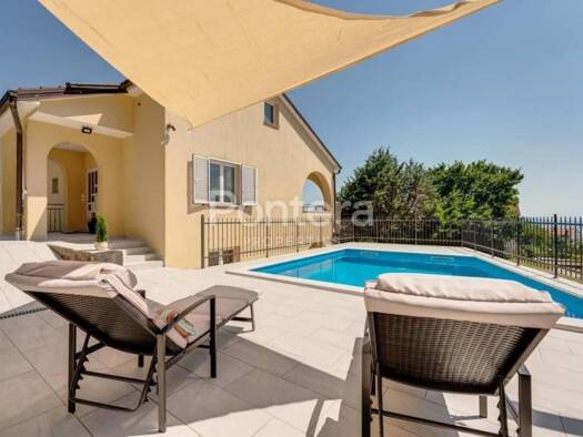 Haus zur Miete 3.000 € 6 Zimmer 155 m² Rubesi, Kastav Kastav