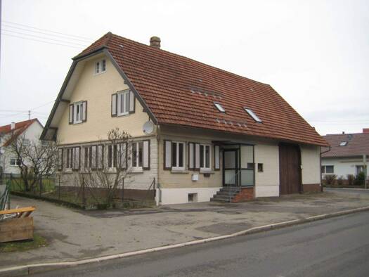 Einfamilienhaus zum Kauf 250.000 € 5,5 Zimmer 132,2 m² 600 m² Grundstück frei ab sofort Beffendorf Oberndorf am Neckar 78727