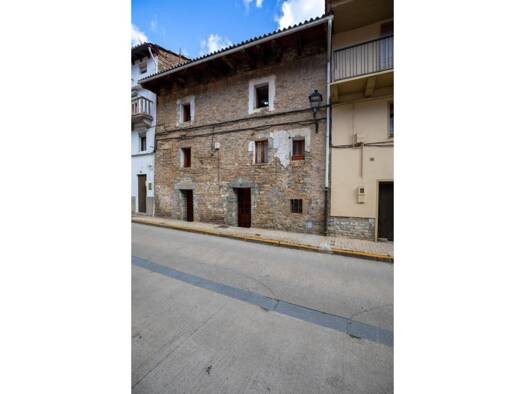Villa zum Kauf 350.000 € 4 Zimmer 183 m² 447 m² Grundstück FERNANDO EL CATOLICO 10 Biescas 22630