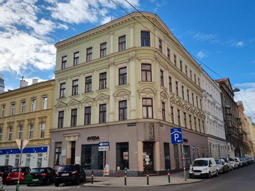 Sonstiges zum Kauf als Kapitalanlage geeignet 3.100.000 € 718 m² 327 m² Grundstück Währing 1180