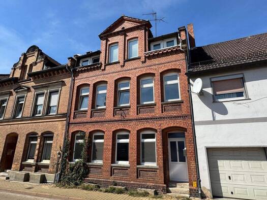 Reihenmittelhaus zum Kauf als Kapitalanlage geeignet 125.000 € 6 Zimmer 163 m² 458 m² Grundstück Helmstedt Helmstedt 38350