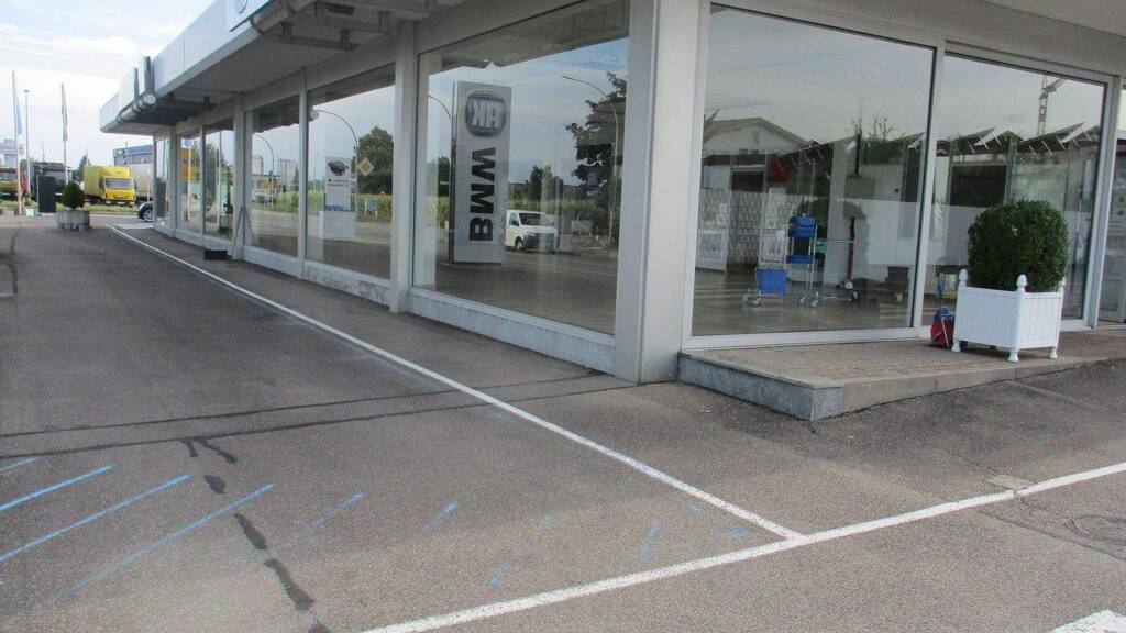 Ausstellungsfläche zur Miete provisionsfrei 2.390 € 2 Zimmer 233 m² Verkaufsfläche Rielasingen Rielasingen-Worblingen 78239