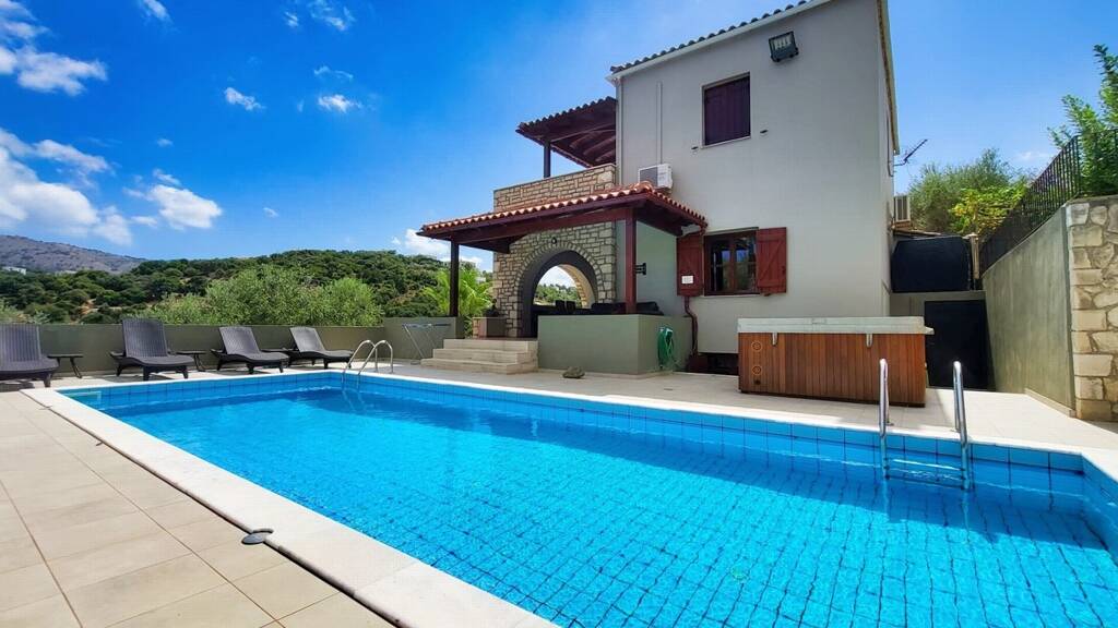 Haus zum Kauf 575.000 € 5 Zimmer 185 m² 828 m² Grundstück Almyrida 73008