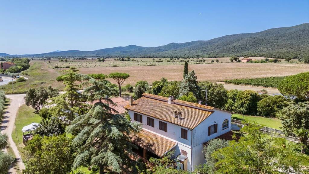 Haus zum Kauf 2.700.000 € 16 Zimmer 1.150 m² 90.000 m² Grundstück frei ab sofort Grosseto