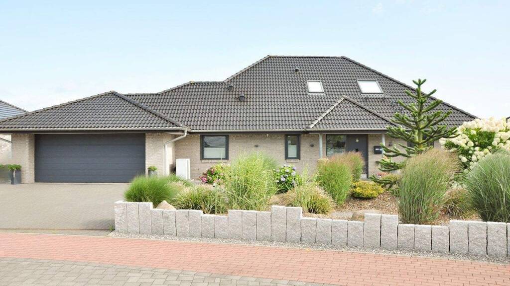 Haus zum Kauf 720.000 € 6 Zimmer 215 m² 833 m² Grundstück Kropp 24848