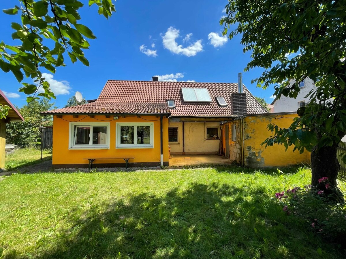 Einfamilienhaus zum Kauf 119.000 € 4 Zimmer 90 m²<br/>Wohnfläche 485 m²<br/>Grundstück Hammerles Parkstein 92711