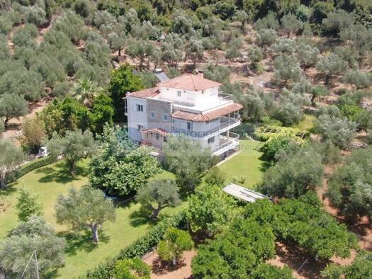 Einfamilienhaus zum Kauf 600.000 € 7 Zimmer 380 m² 4.800 m² Grundstück Municipality of Kalamata 24009