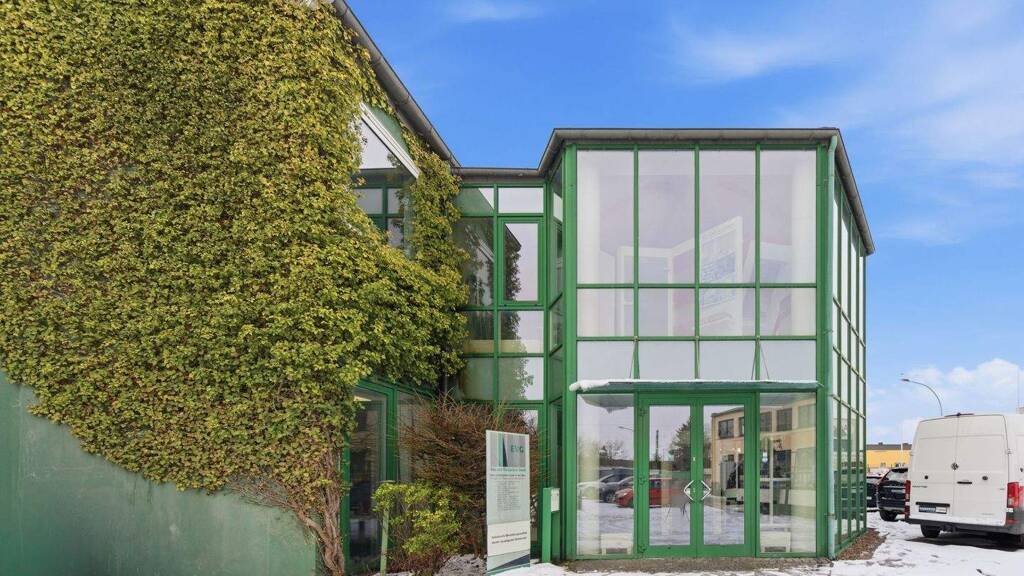 Gew.-Imm. 3.565 m² + 820 m² Mezzanin, Büro, Whg., 7.222 m² Grdst., Bremerhaven-Lehe